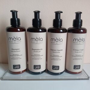 tava-cosmetice-transparenta-mela